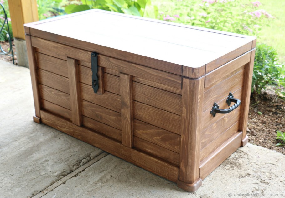 Декоративный сундук из дерева