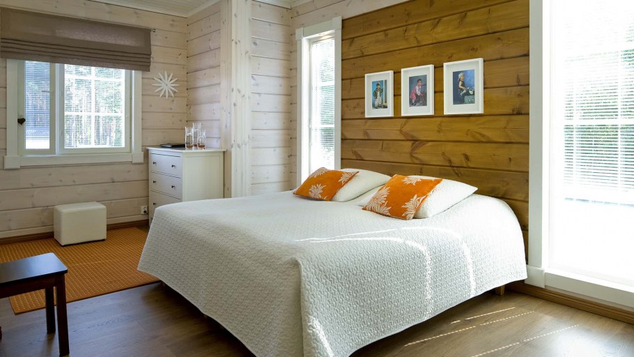 Прихожая в доме из бруса