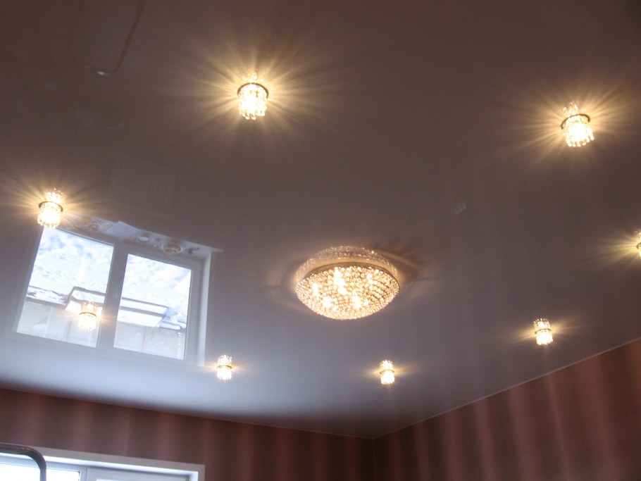 Натяжные потолки простые