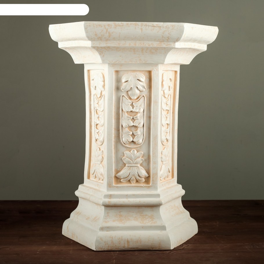 Оникс на колоннах