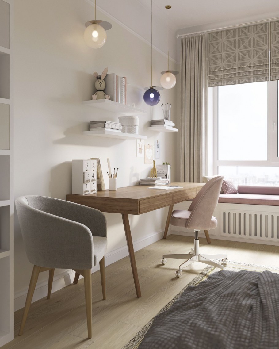 Письменный стол у окна