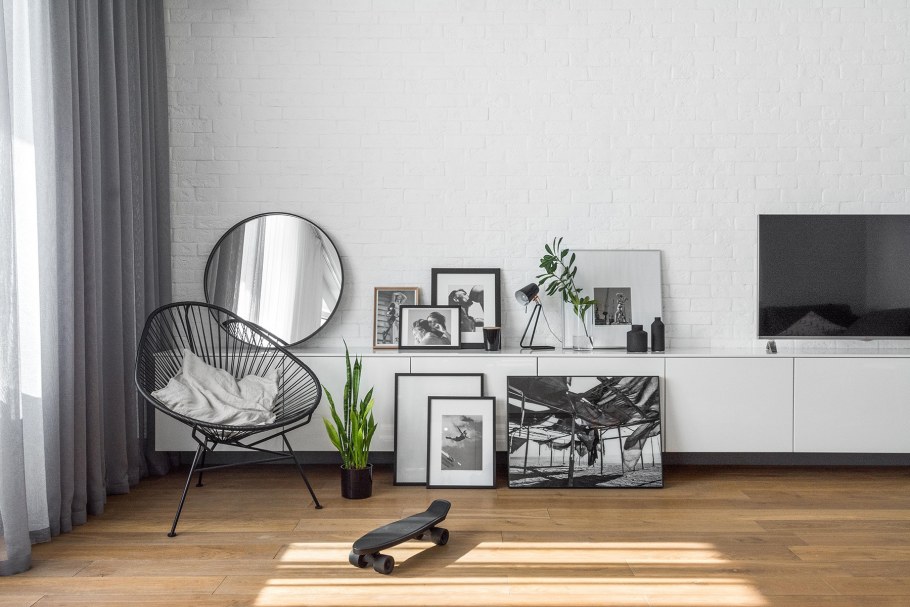 Интерьер с лиловыми предметами