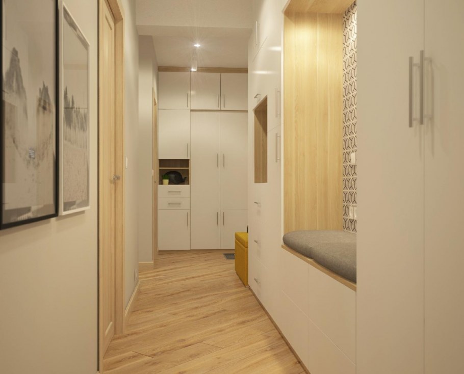 Маленькая бежевая прихожая