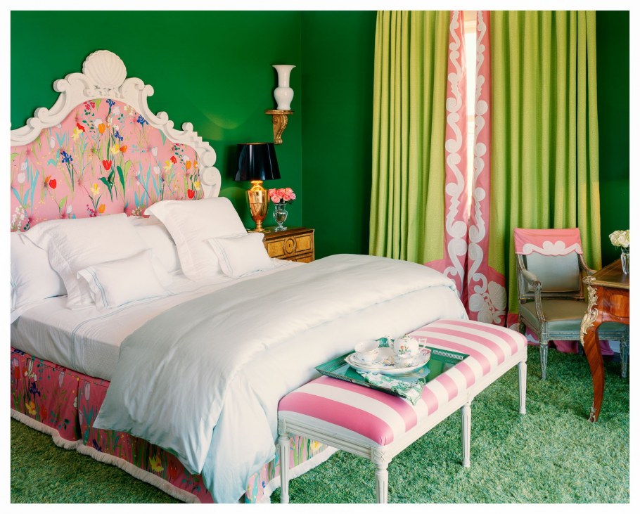 Серо лиловый цвет стен