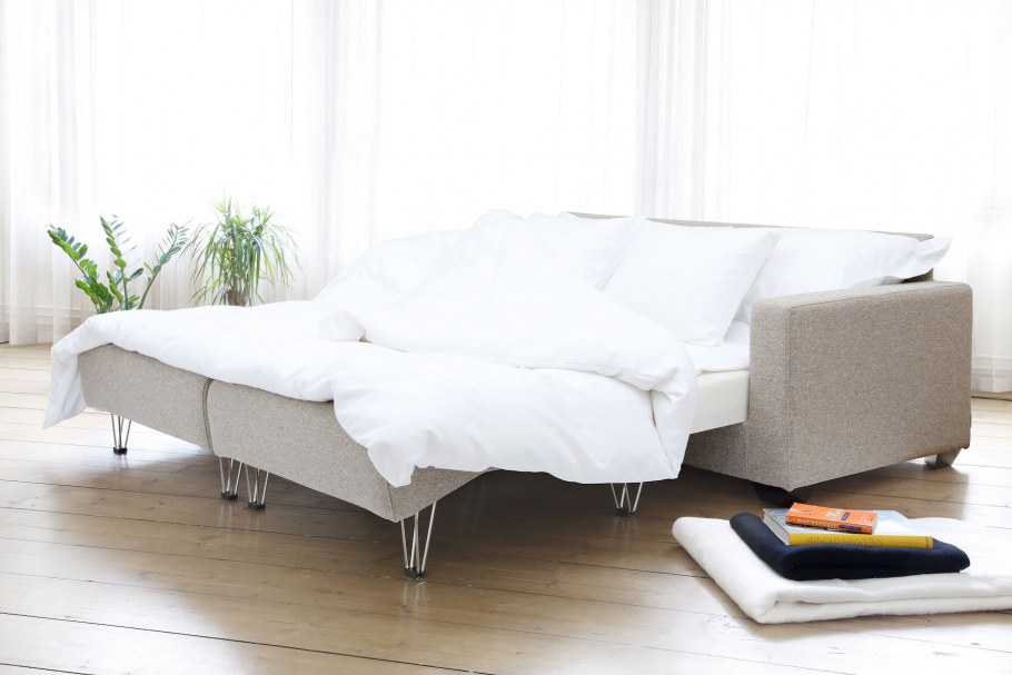 Спальня с диваном