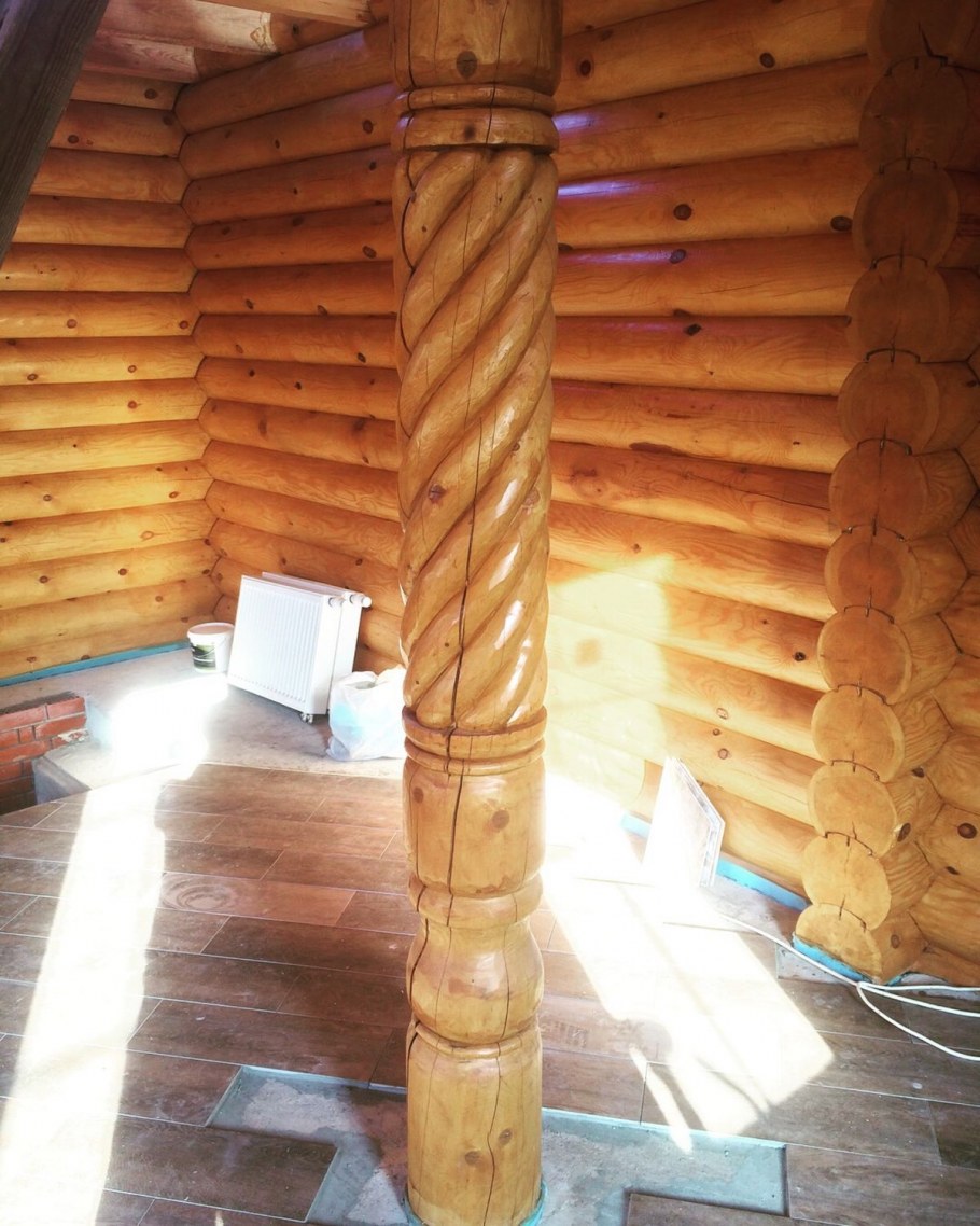 Резные столбы