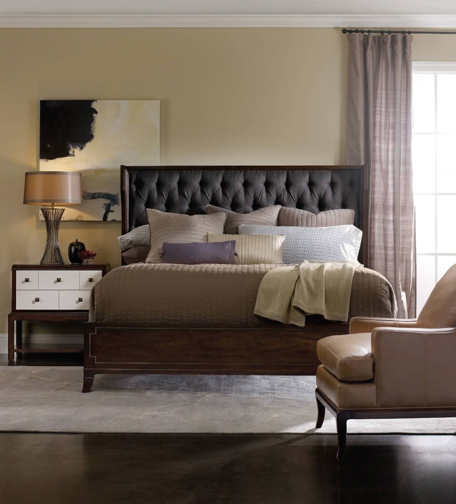 Темная кровать в интерьере