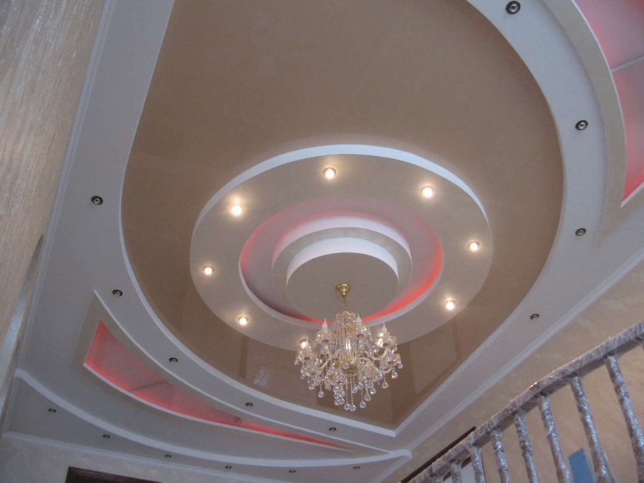Фигурный потолок для комнаты
