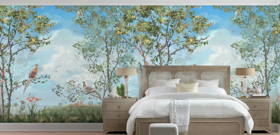 Панно из обоев в спальне над кроватью