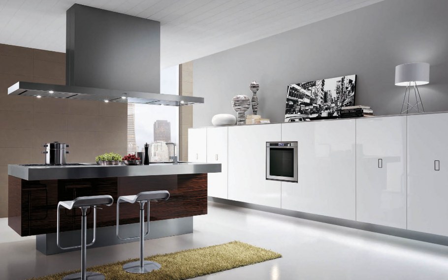 Оранжевый кухонный гарнитур без верхних шкафов