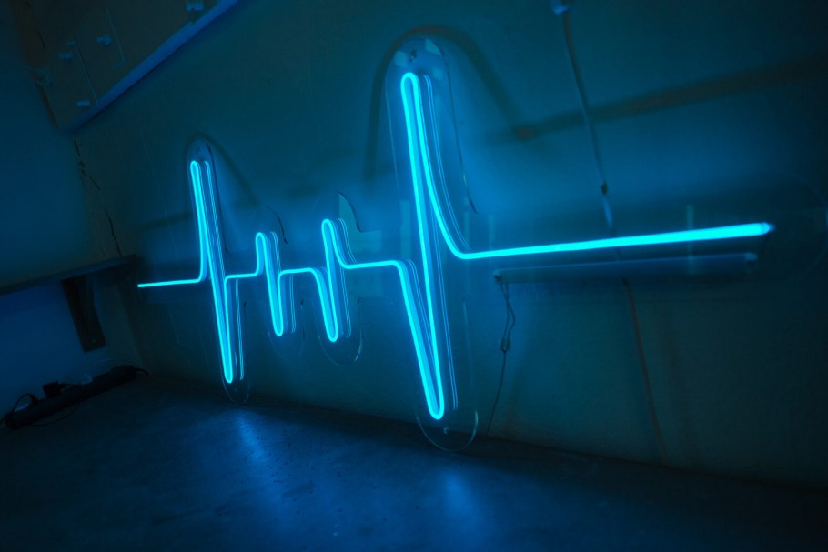 Неоновая вывеска японский дракон