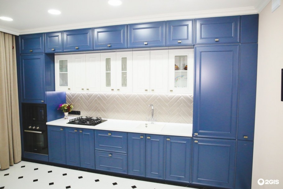 Кухня Неоклассика голубая