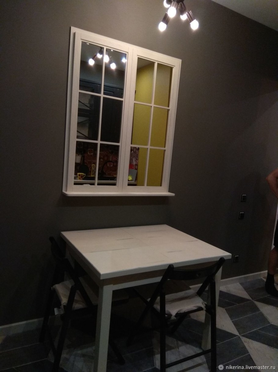 Овальное окно