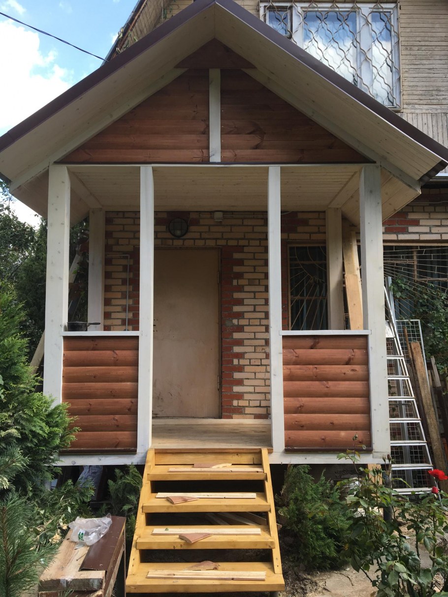 Крыльцо в деревенском доме