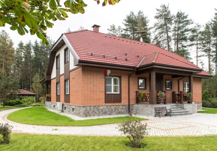 Одноэтажное Шале в альпийском стиле кирпич