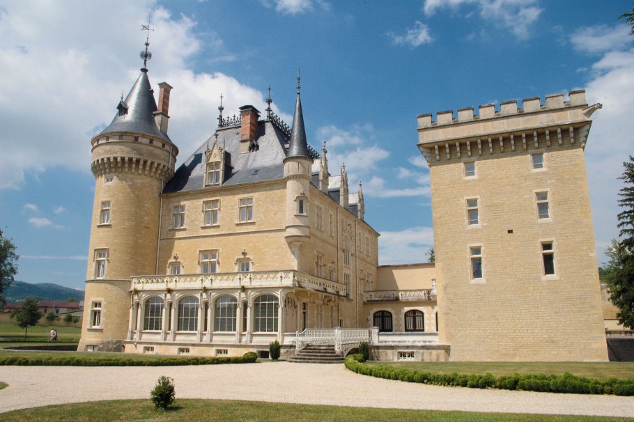 Замок Chateau de cornod во Франции