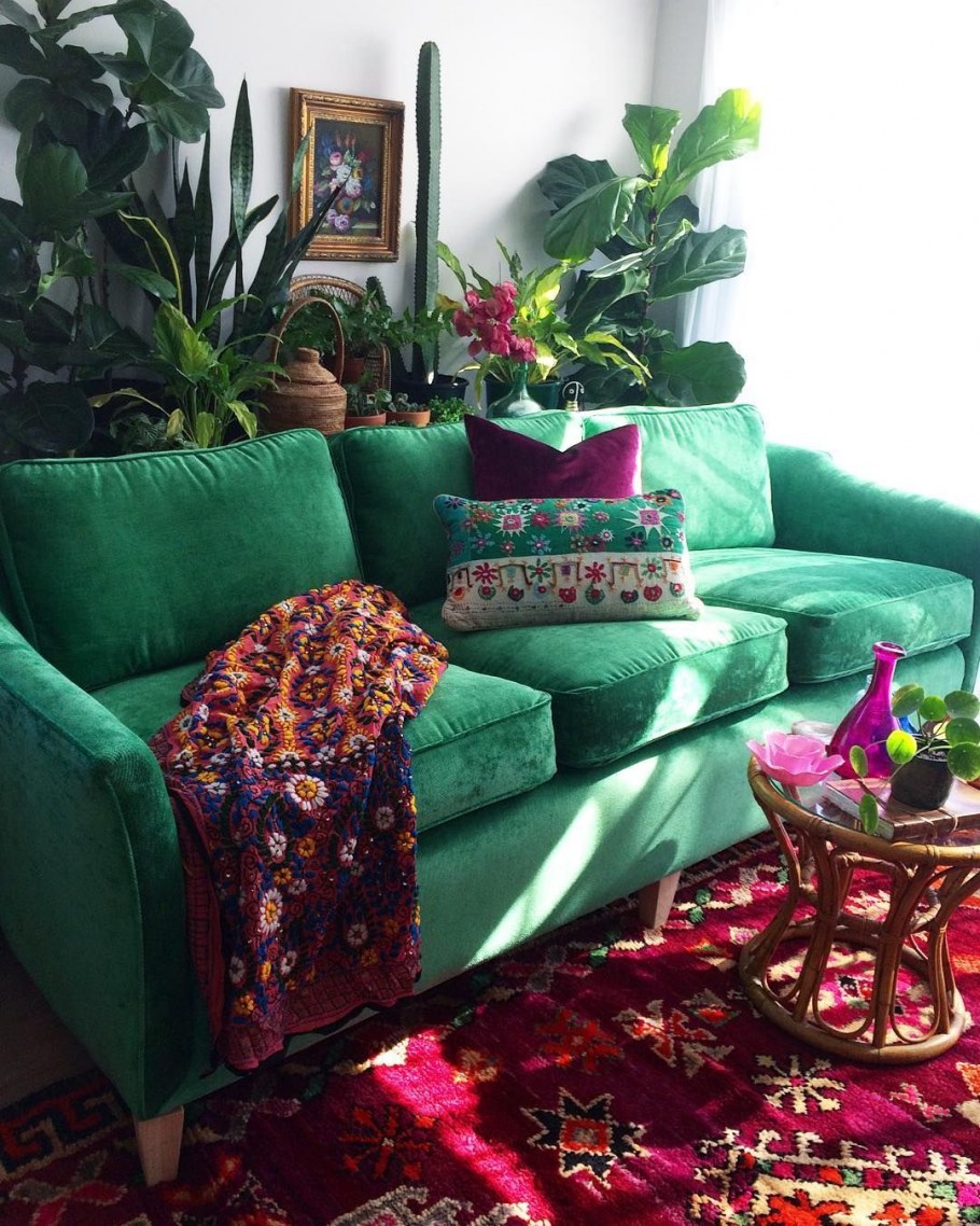 Изумрудно розовая спальня