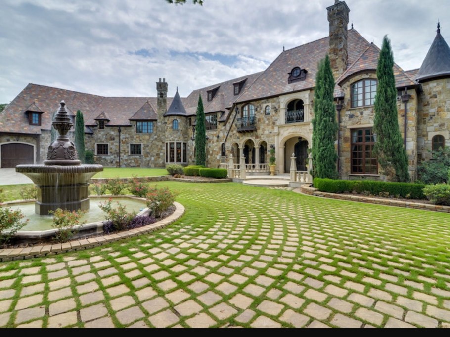 Французское Шато особняк