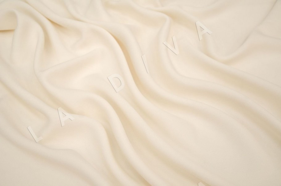 Молочный цвет