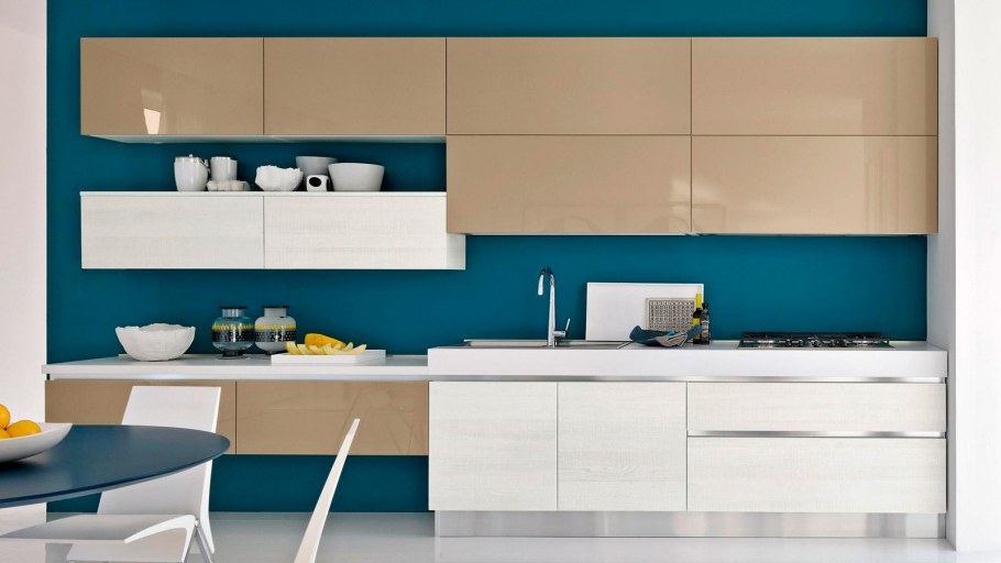 Современные кухни брусничного цвета