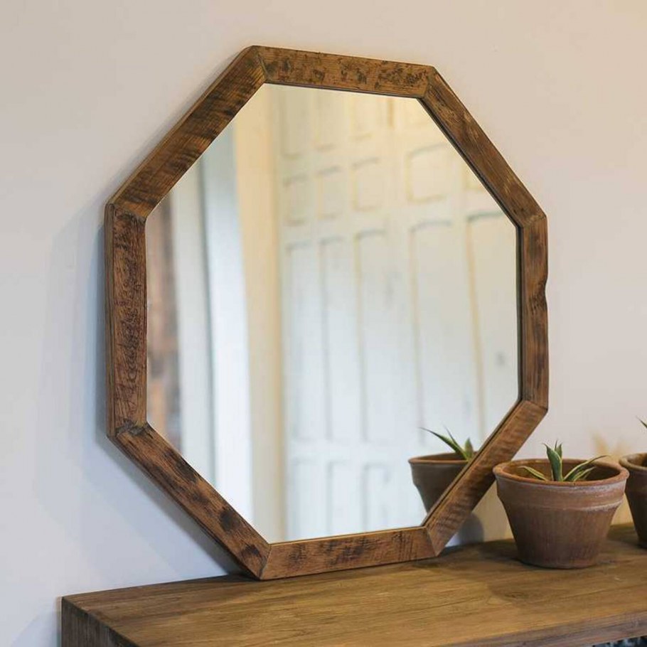 Зеркало в необычной раме