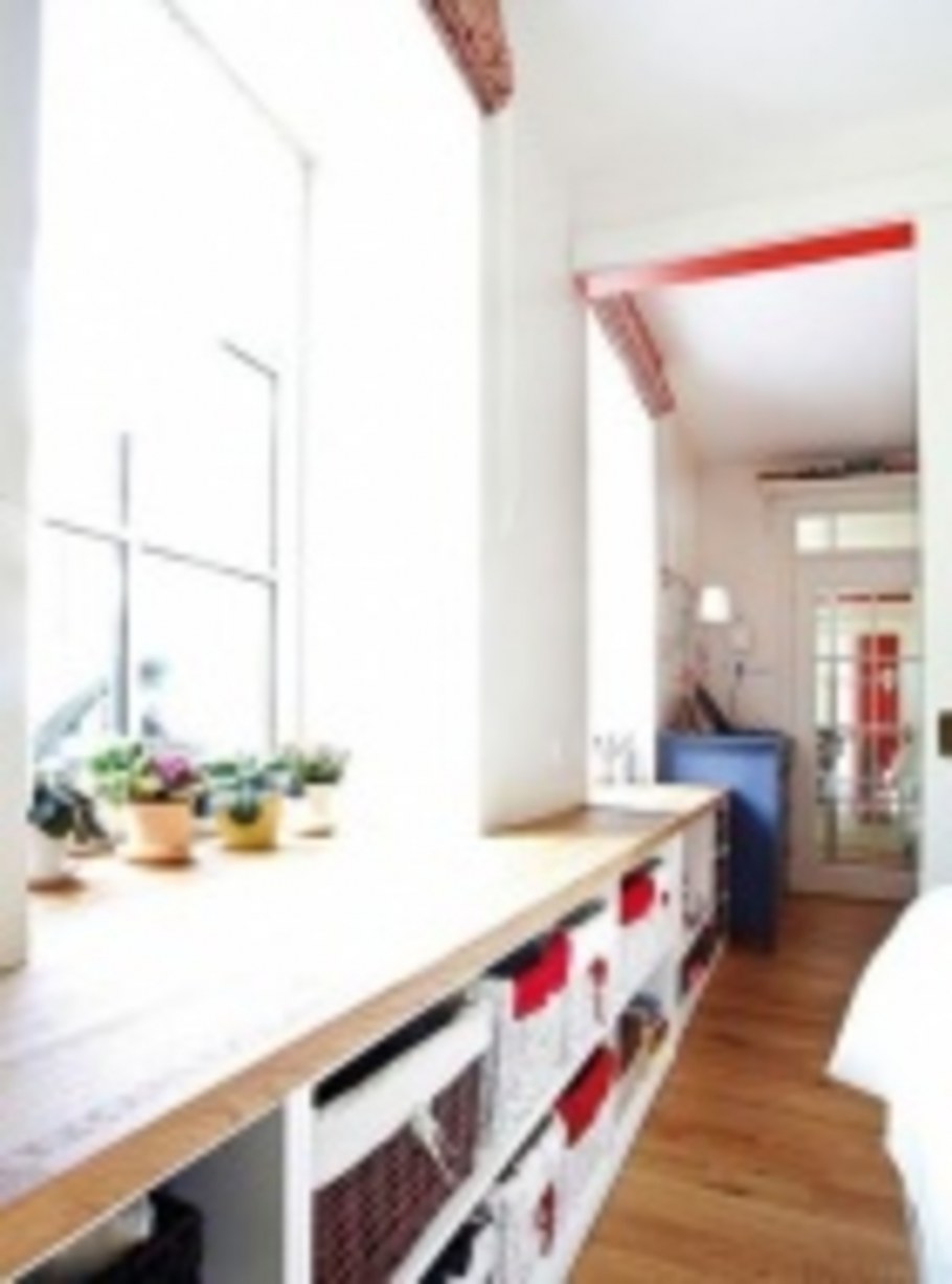 Подоконник-скамья в интерьере