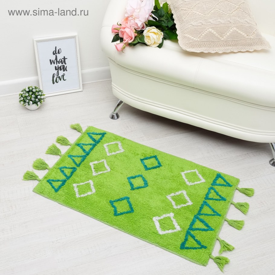 Зеленый коврик в интерьере