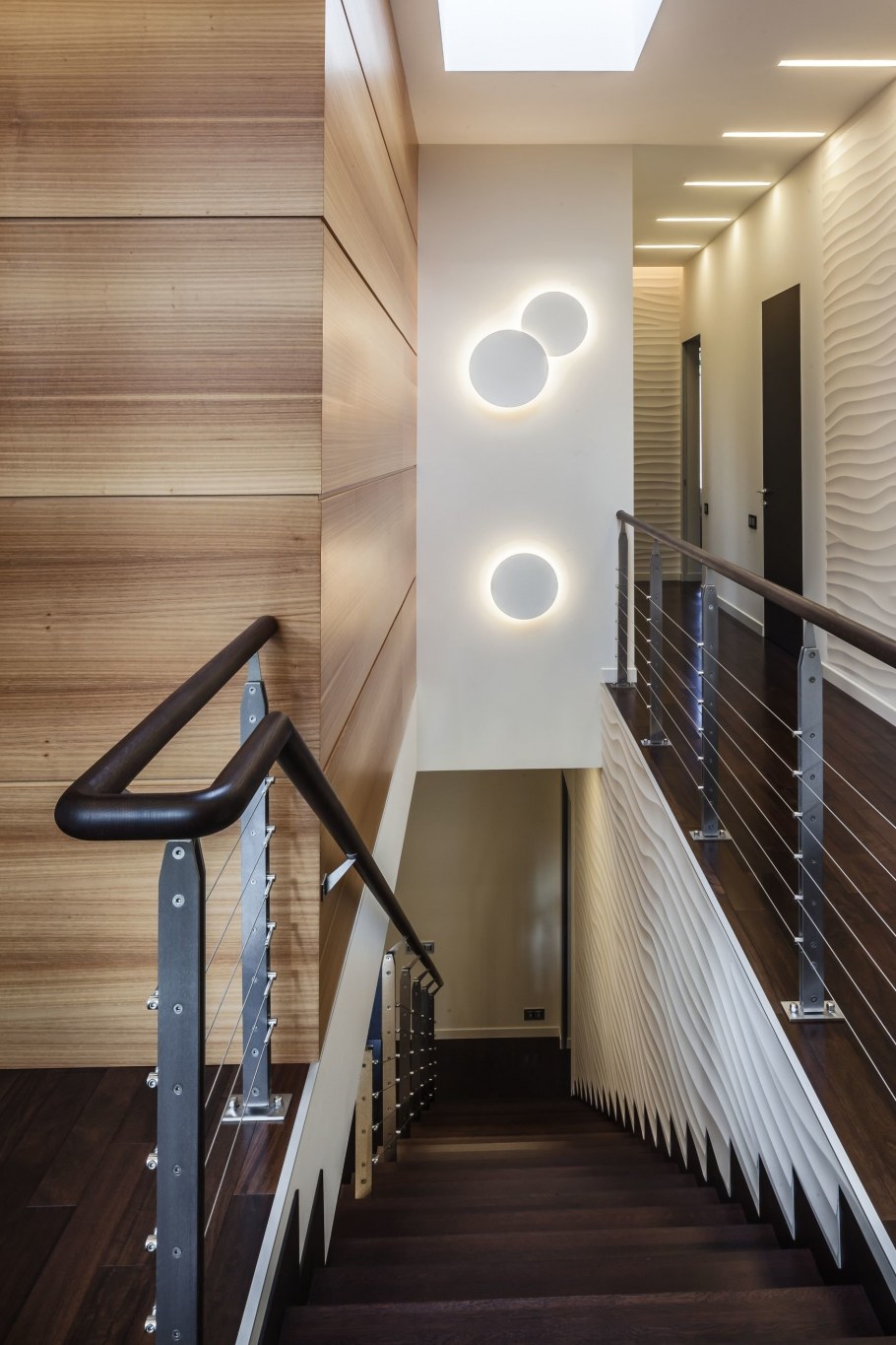 Освещение лестницы в частном доме