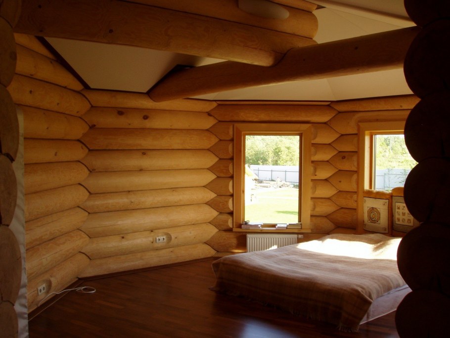 Потолок в оцилиндрованном доме