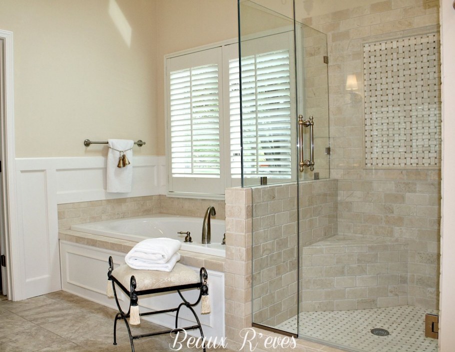 Ванная комната с перегородкой для душа