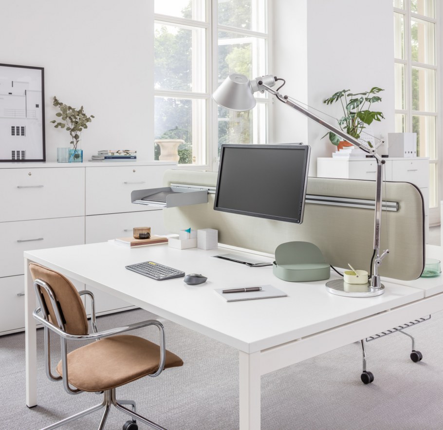 Интерьер кабинета с мебелью икеа