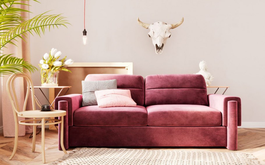 Малиновые шторы в интерьере