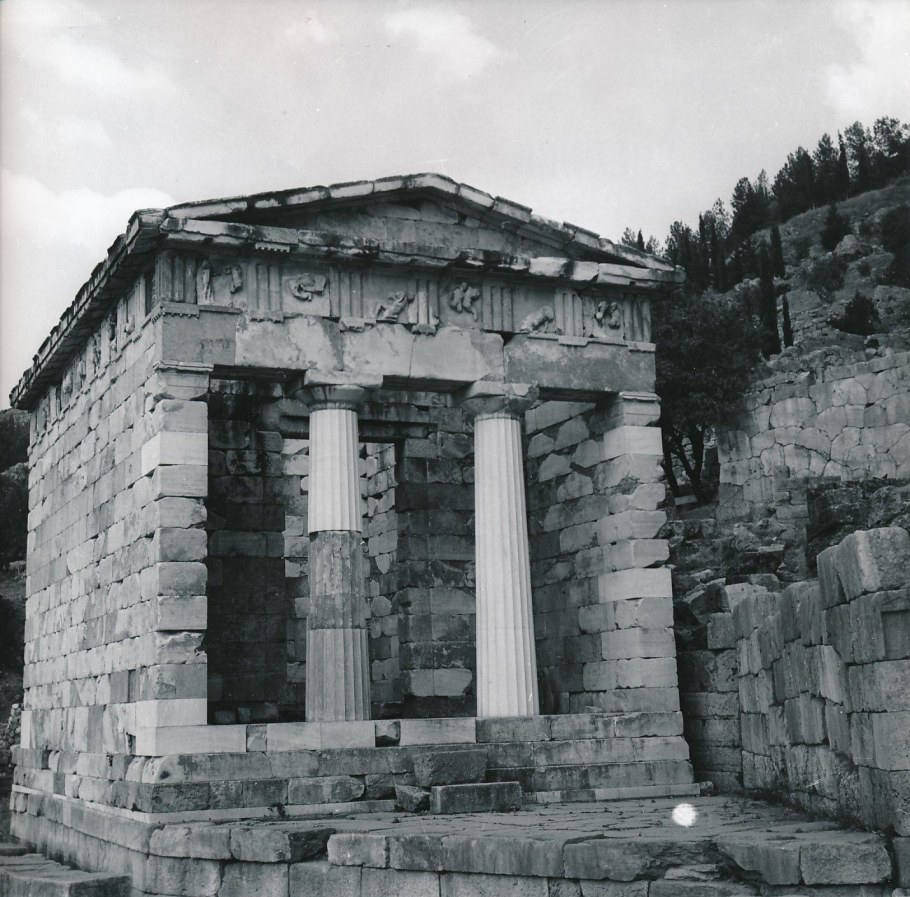 Храм Ники Аптерос