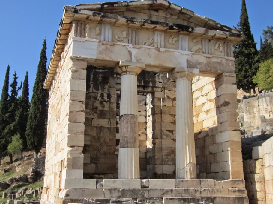 Храм в антах в Дельфах