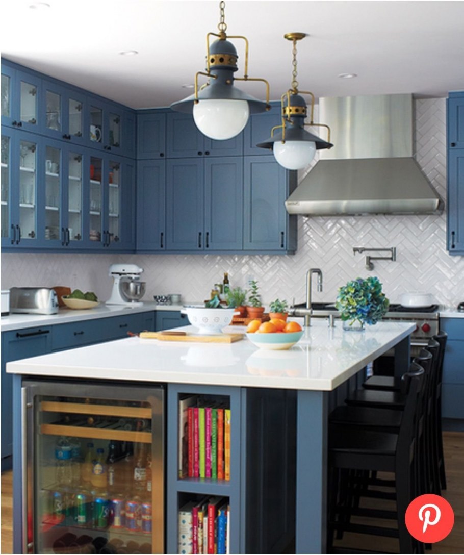 Стильная кухня голубая