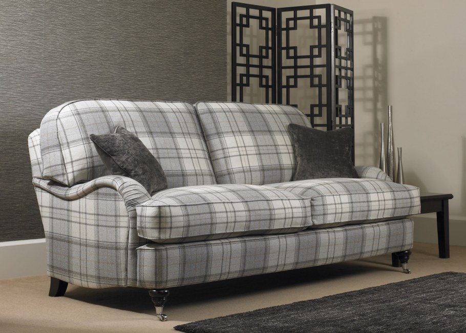 Мягкая мебель в клетку