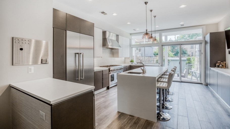 Планировка кухни с островом