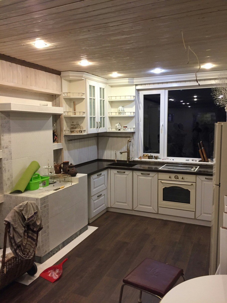 П образные кухни в коттедже