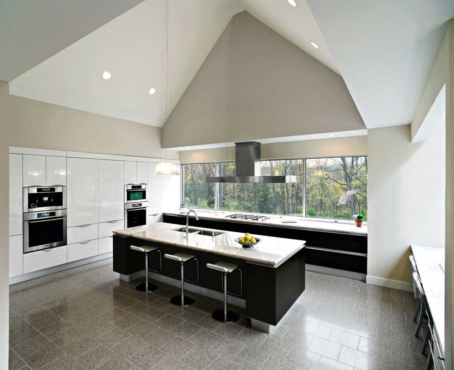 Двухрядная кухня с островом