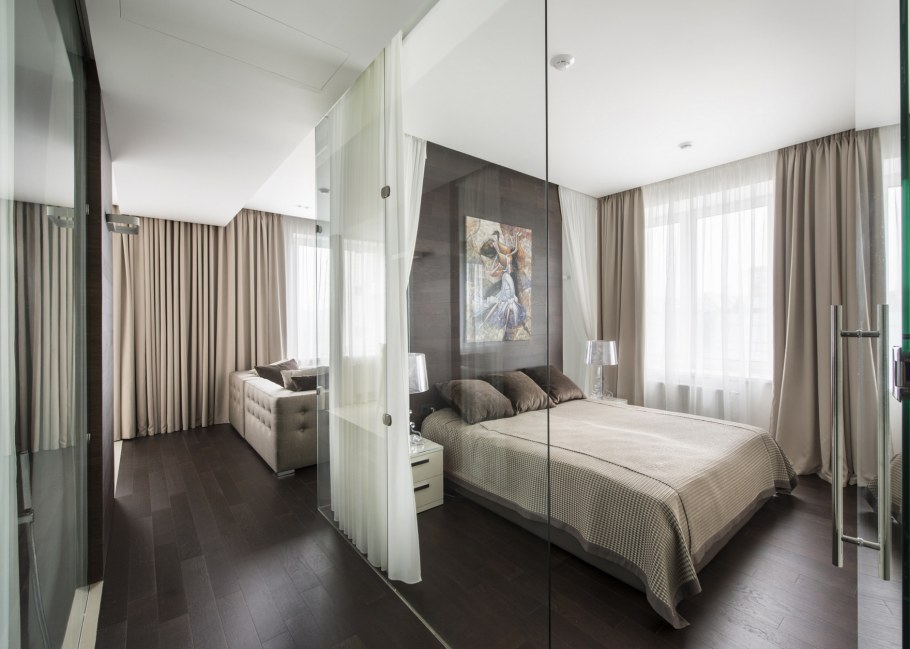 Стеклянная перегородка в спальне