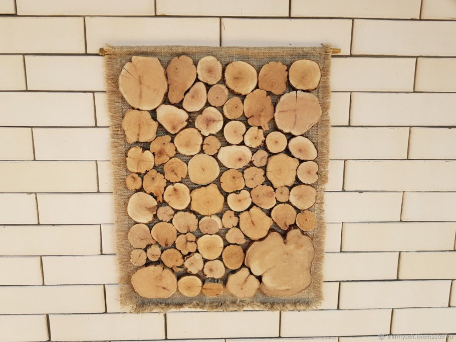 Деревянные украшения на стену