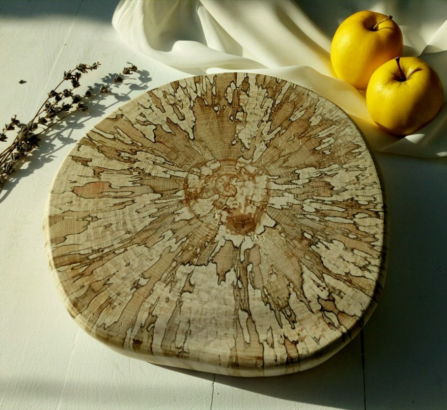 Спилы дерева в интерьере