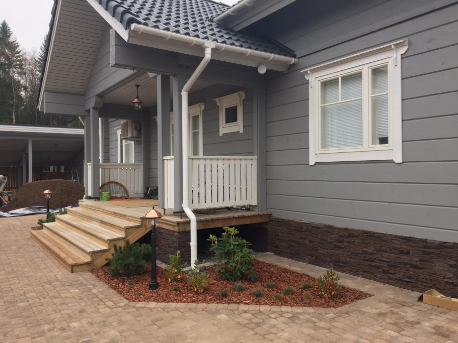 Отделка цоколя крыльца