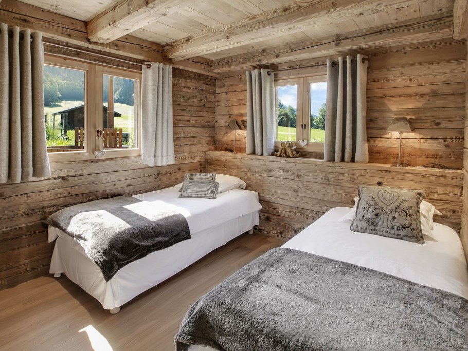 Брус в стиле Шале