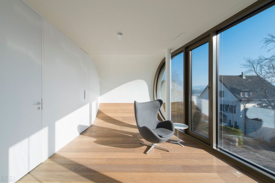 Дома с витражными окнами