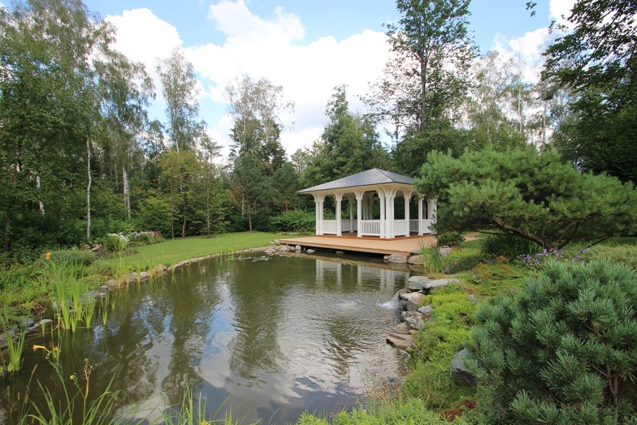 Пруд в стиле русской усадьбы