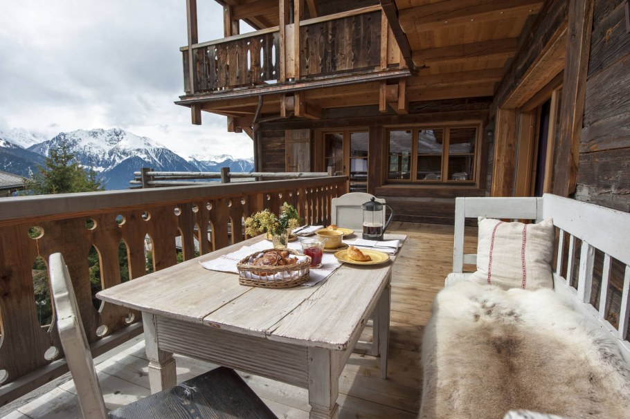 Chalet in Switzerland балкон