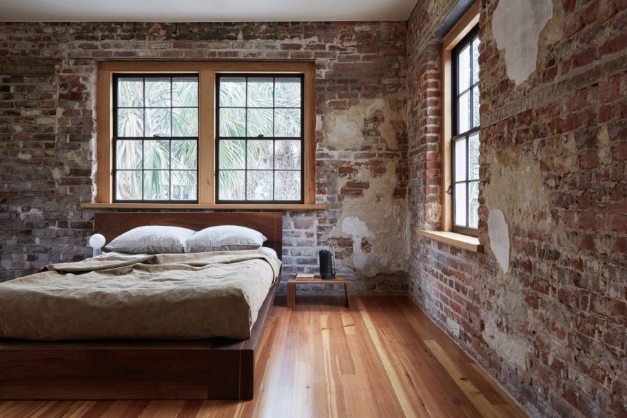 Отделка стен под кирпич в квартире