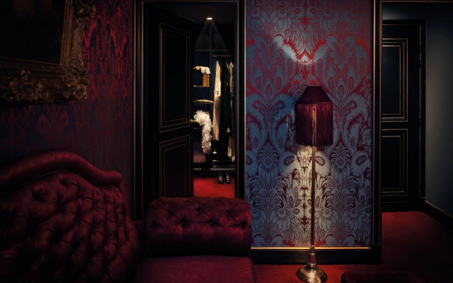 Интерьер борделя