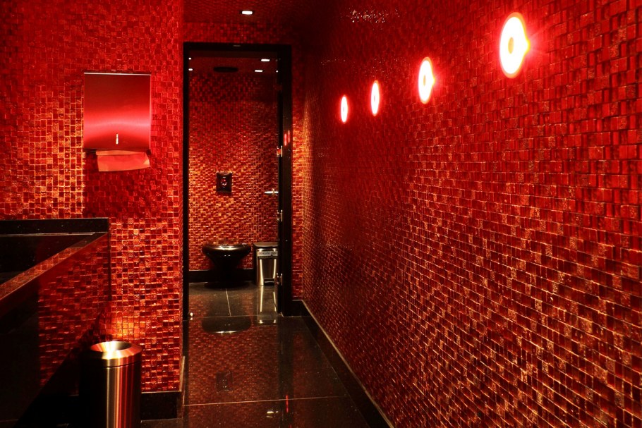 Красный ресторан Эстетика